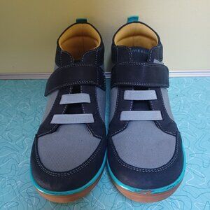 Livie & Luca kids high top velcro sneakers size 3